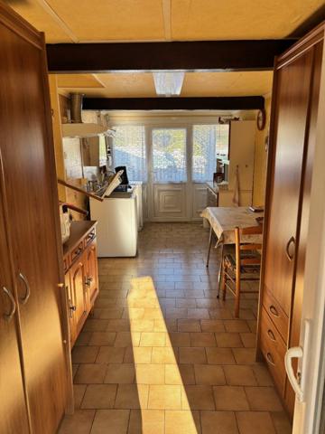 Maison à village, 3 chambres et garage jardin 484 M2