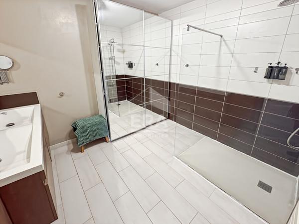 Les Pennes Mirabeau - Maison de plain pied T4+T2 de 137m2 sur parcelle avec piscine de 785m2