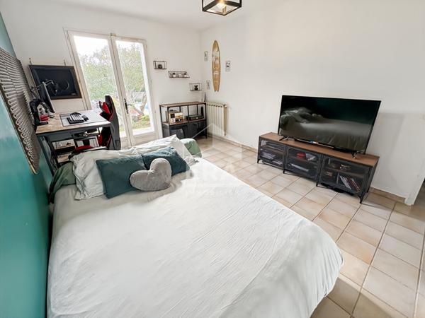 Les Pennes Mirabeau - Maison de plain pied T4+T2 de 137m2 sur parcelle avec piscine de 785m2