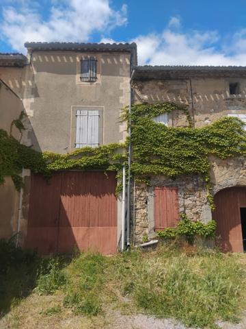 A vendre Val de Dagne 2 remises avec 2 maisons de vendangeurs