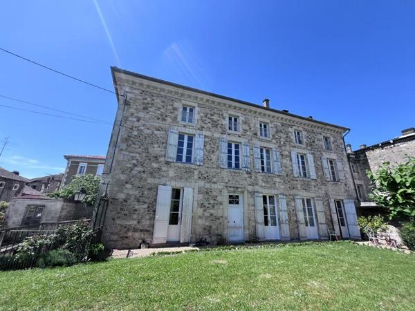 Maison à vendre |  Nontron |  8 pièces | 178 m²