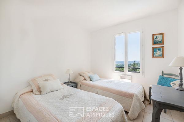 Pierrevert -146 m2 de lumière avec vue panoramique sur plus de 1500m2 de terrain