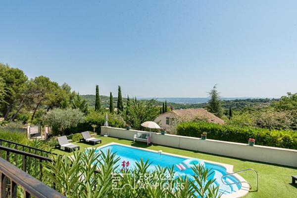 Pierrevert -146 m2 de lumière avec vue panoramique sur plus de 1500m2 de terrain