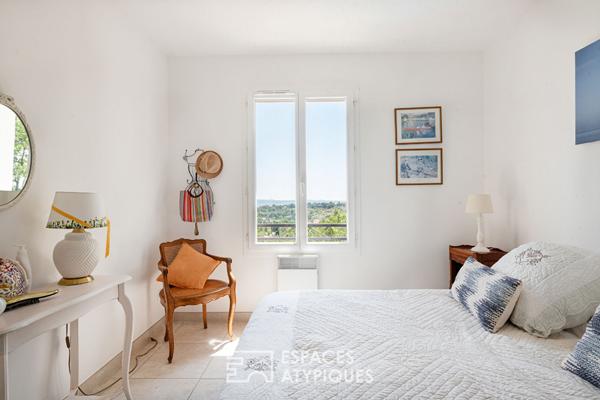 Pierrevert -146 m2 de lumière avec vue panoramique sur plus de 1500m2 de terrain