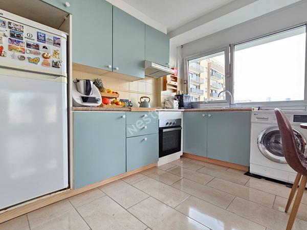 Puteaux : Résidence Bellerive , Appartement de 2 pièces de 46.66 m² avec Balcon ,cave et Parking
