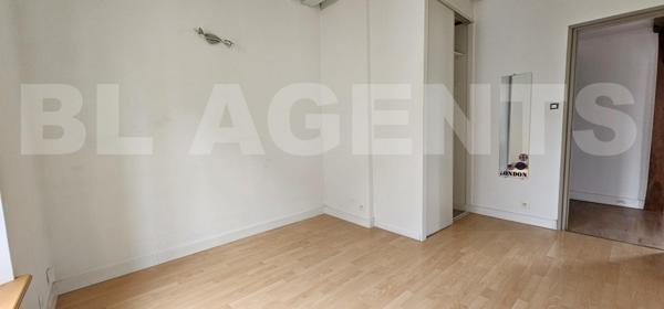 Appartement 47 m² rénové type T3 / 1 chambre - 2 possible / BOX de stockage / Cœur de ville de COULO