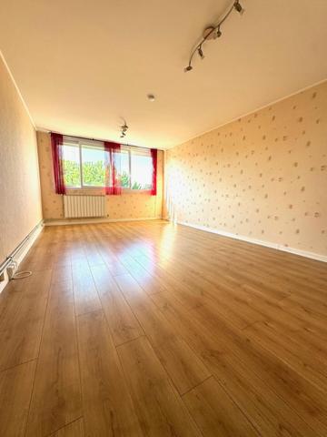 Grand F1 de 37m2 à Gagny secteur Petit Raincy... 8 min RER E...