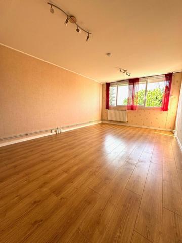 Grand F1 de 37m2 à Gagny secteur Petit Raincy... 8 min RER E...