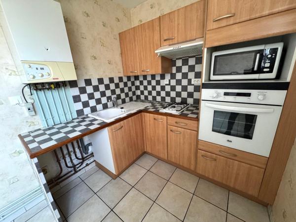 Grand F1 de 37m2 à Gagny secteur Petit Raincy... 8 min RER E...