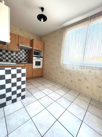 Grand F1 de 37m2 à Gagny secteur Petit Raincy... 8 min RER E...