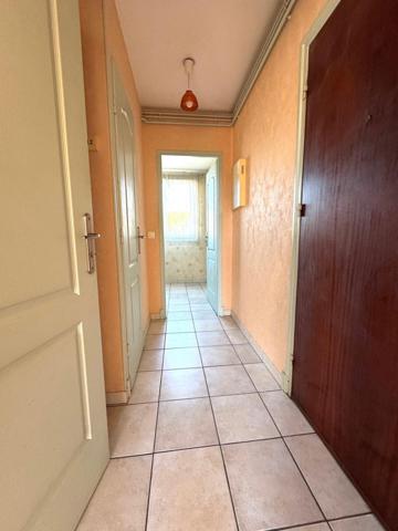 Grand F1 de 37m2 à Gagny secteur Petit Raincy... 8 min RER E...