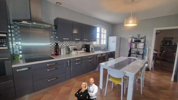 Maison au calme porche des commerces