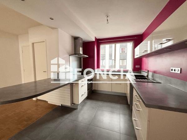 Location Appartement 5 pièces 99.4 m² - 45 AVENUE JULIEN Clermont Ferrand 63000