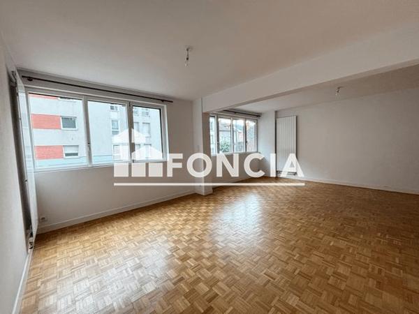 Location Appartement 5 pièces 99.4 m² - 45 AVENUE JULIEN Clermont Ferrand 63000