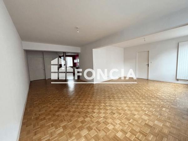 Location Appartement 5 pièces 99.4 m² - 45 AVENUE JULIEN Clermont Ferrand 63000