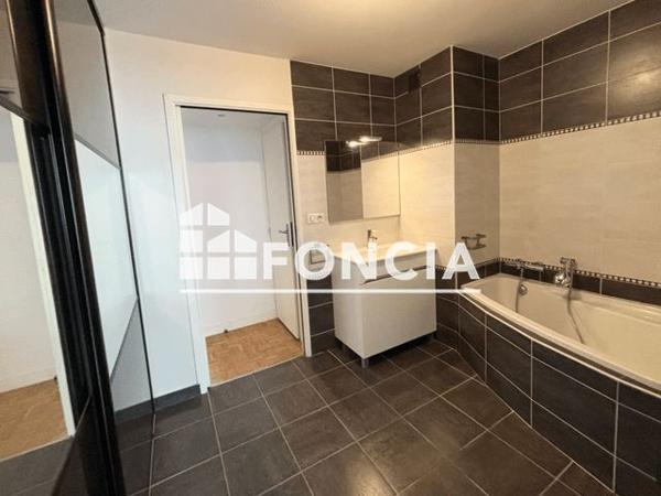 Location Appartement 5 pièces 99.4 m² - 45 AVENUE JULIEN Clermont Ferrand 63000