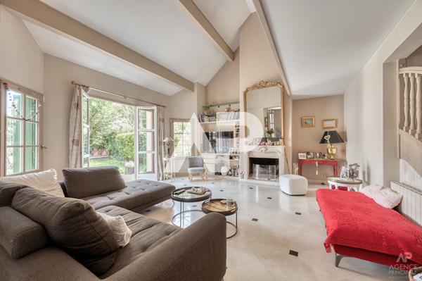 Maison Rueil Malmaison 7 pièce(s) 163.03 m2 €1 139 000 ** - Référence 19860