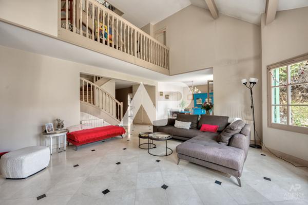 Maison Rueil Malmaison 7 pièce(s) 163.03 m2 €1 139 000 ** - Référence 19860