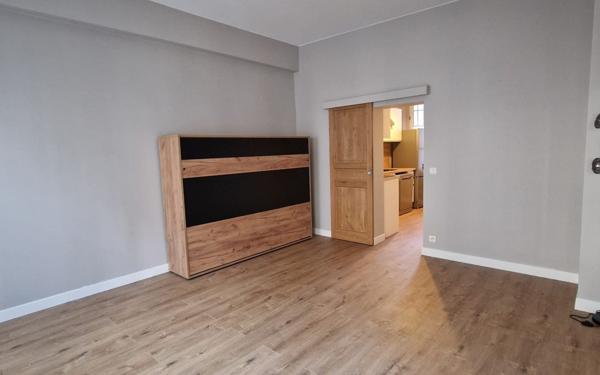 Appartement à louer    1 pièce •  Saint-Germain-en-Laye