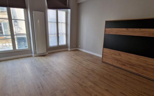 Appartement à louer    1 pièce •  Saint-Germain-en-Laye