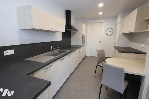 Immeuble idéalement situé, immeuble avec fort potentiel – Idéal investisseur ou maison familiale.