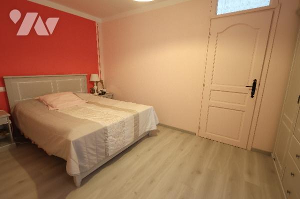 Immeuble idéalement situé, immeuble avec fort potentiel – Idéal investisseur ou maison familiale.