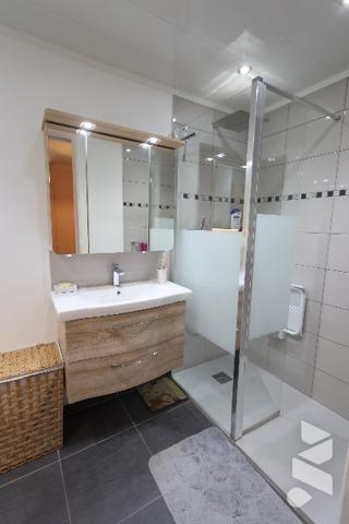 Immeuble idéalement situé, immeuble avec fort potentiel – Idéal investisseur ou maison familiale.
