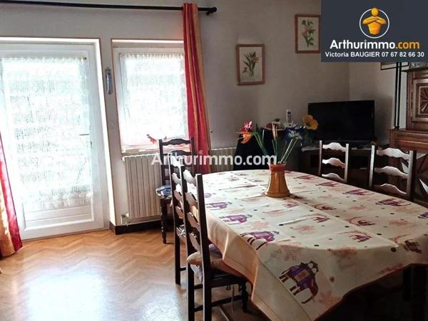 Vente                                                      Maison de village
                        
                     7 pièces                      81 m2                     à Arlay
