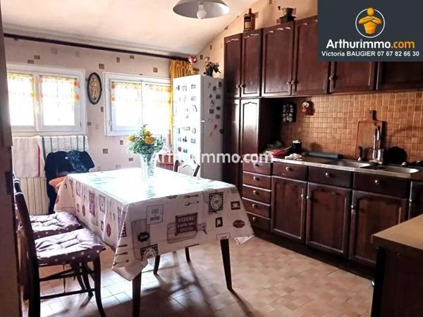 Vente                                                      Maison de village
                        
                     7 pièces                      81 m2                     à Arlay