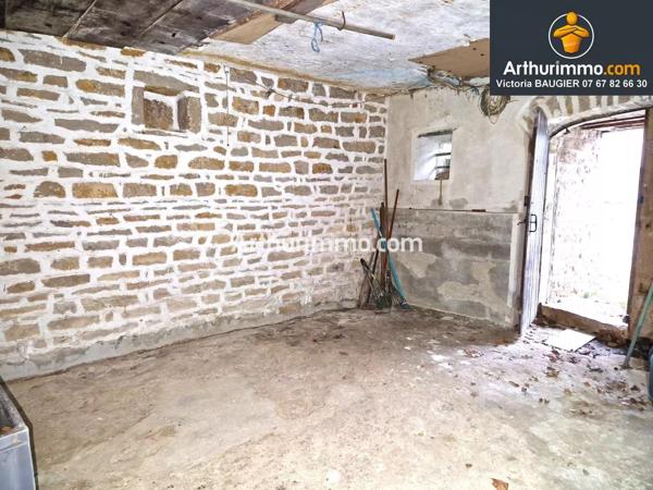 Vente                                                      Maison de village
                        
                     7 pièces                      81 m2                     à Arlay