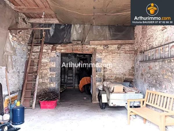 Vente                                                      Maison de village
                        
                     7 pièces                      81 m2                     à Arlay