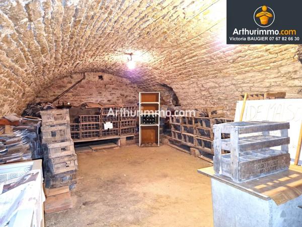 Vente                                                      Maison de village
                        
                     7 pièces                      81 m2                     à Arlay