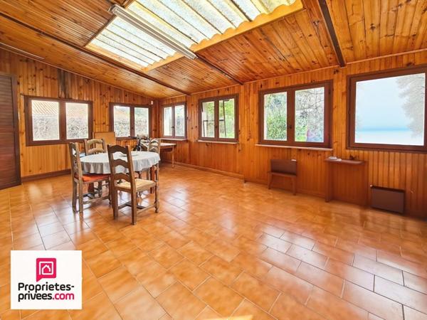 Rians VILLA T5 avec garage sur 2393 m² de terrain plat et clos