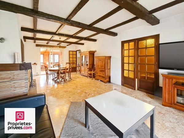 Rians VILLA T5 avec garage sur 2393 m² de terrain plat et clos