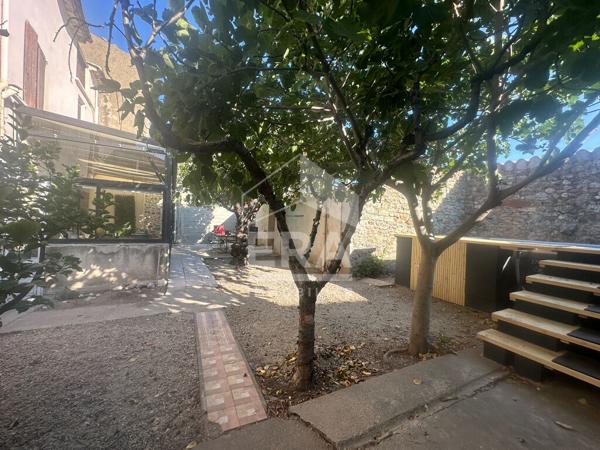 Maison à vendre à Tuchan - 6 chambres - garage - Piscine