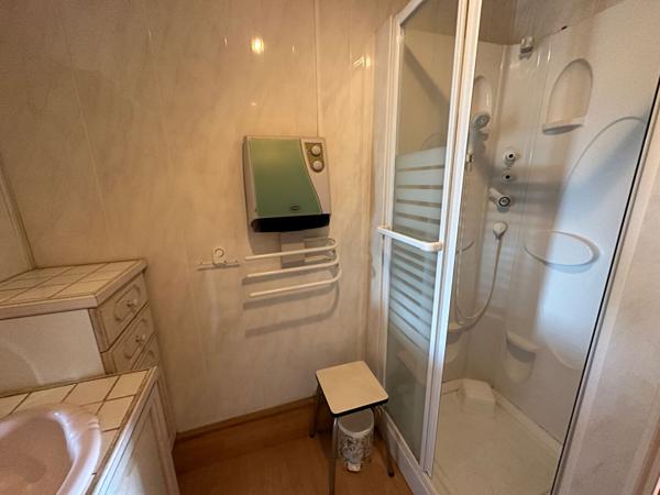 Maison à vendre à Tuchan - 6 chambres - garage - Piscine