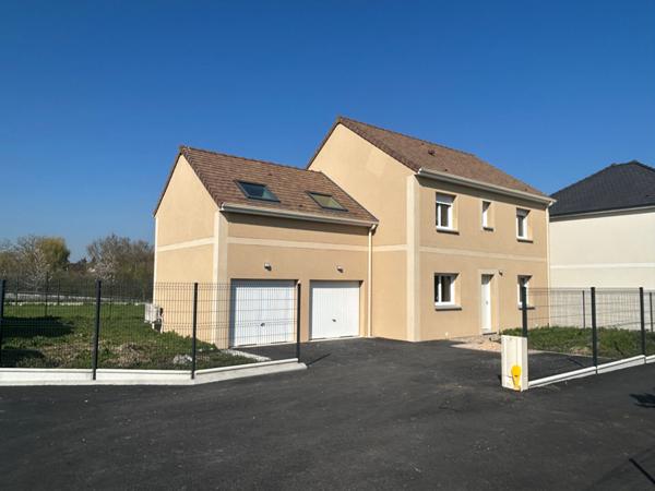 MAISON INDIVIDUELLE DE 2025 A VENDRE A PLAISIR