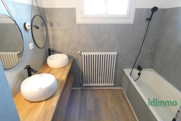 ARPAJON SUR CERE BELLE MAISON 4 CHAMBRES Arpajon-sur-Cère (15130)