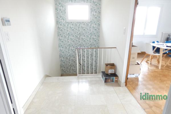 ARPAJON SUR CERE BELLE MAISON 4 CHAMBRES Arpajon-sur-Cère (15130)