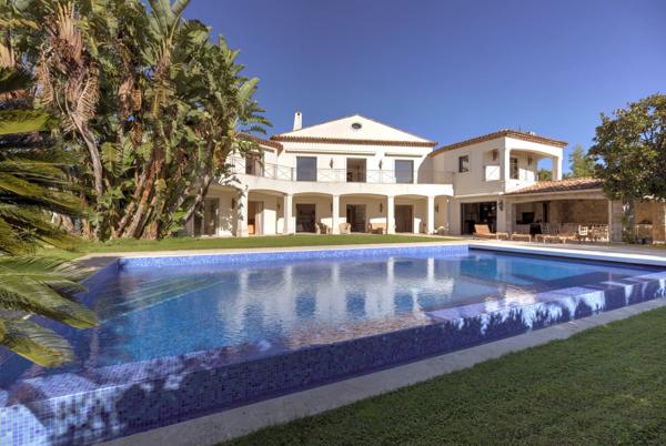 Villa récente à deux pas des plages, écoles, commerces