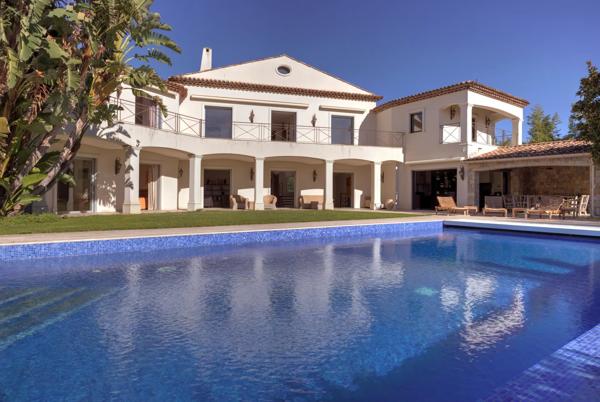 Villa récente à deux pas des plages, écoles, commerces