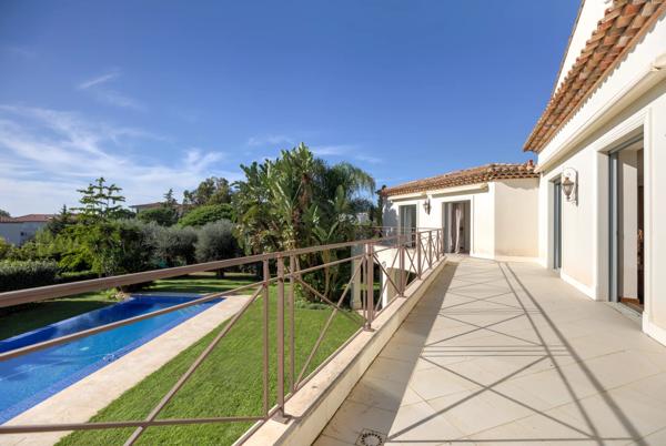 Villa récente à deux pas des plages, écoles, commerces