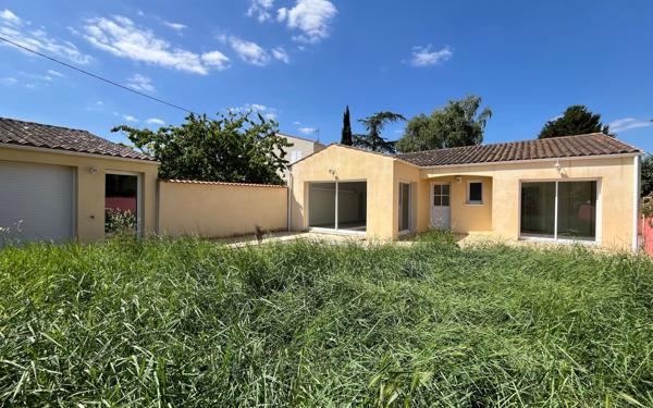 Maison à vendre    4 pièces •  Clavette