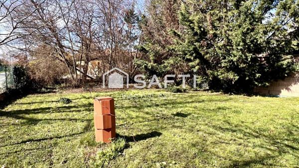 Terrain constructible viabilisé à Brax