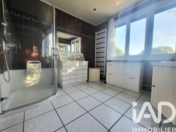 Maison à vendre 7 pièces 237 m² Saint-Bonnet-les-Oules