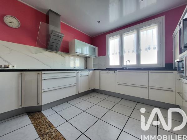 Maison à vendre 7 pièces 237 m² Saint-Bonnet-les-Oules