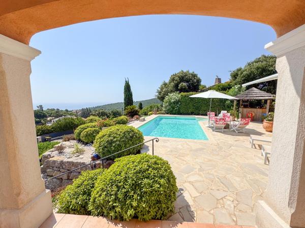 Maison à vendre  6 pièces - 170 m2 CAVALAIRE SUR MER - 83