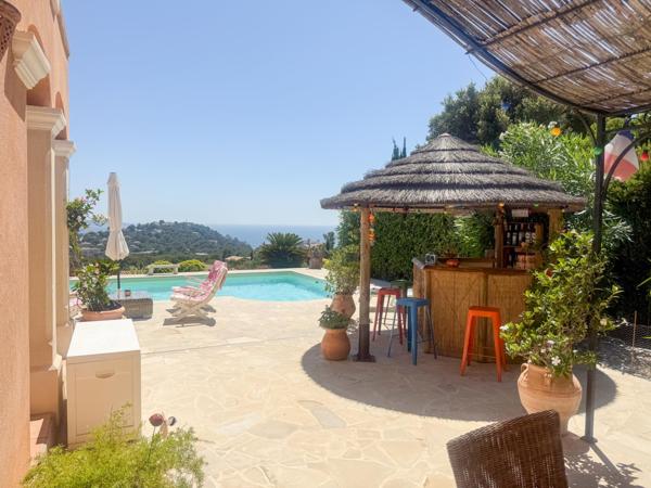 Maison à vendre  6 pièces - 170 m2 CAVALAIRE SUR MER - 83