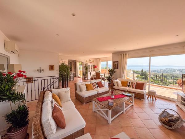 Maison à vendre  6 pièces - 170 m2 CAVALAIRE SUR MER - 83