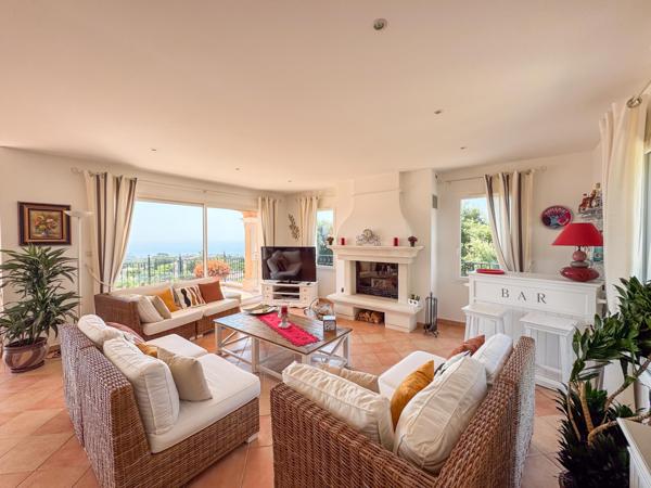 Maison à vendre  6 pièces - 170 m2 CAVALAIRE SUR MER - 83